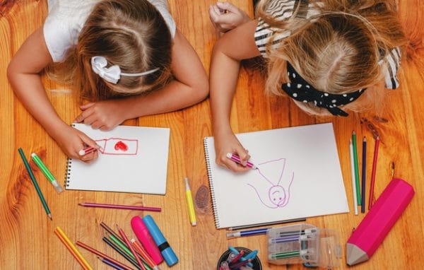 Stimuler l'intérêt du dessin chez les enfants, activités par âge.